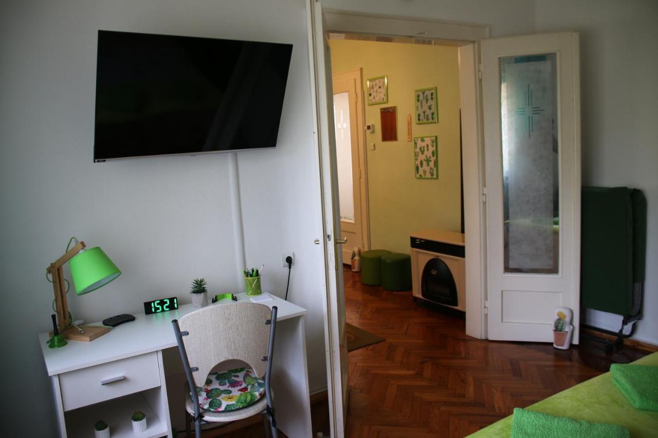 Green Cactus Rooms - Unique And Cozy House Senta Экстерьер фото