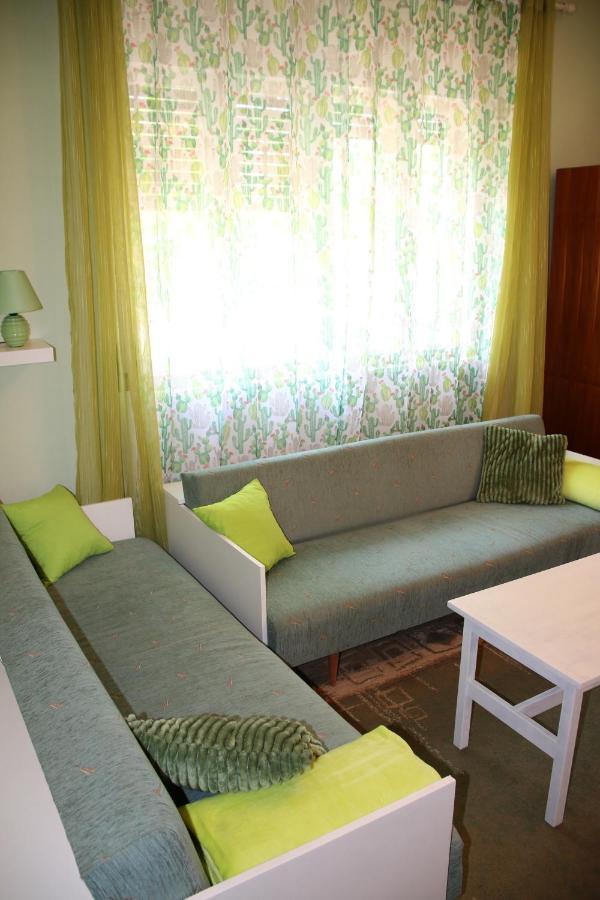 Green Cactus Rooms - Unique And Cozy House Senta Экстерьер фото